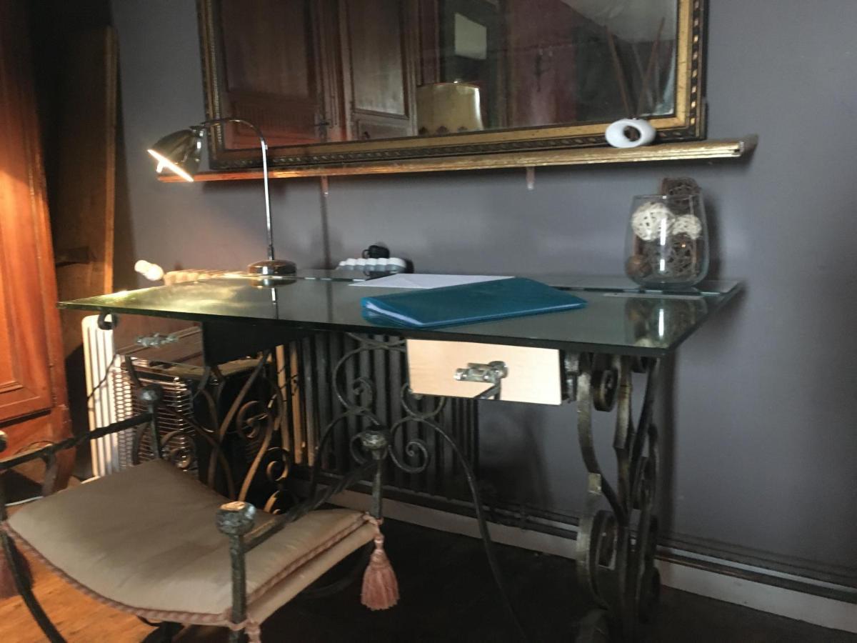 Chateau Gros Puy, Petit Chateau Chambre D'Hote Abjat-sur-Bandiat 외부 사진