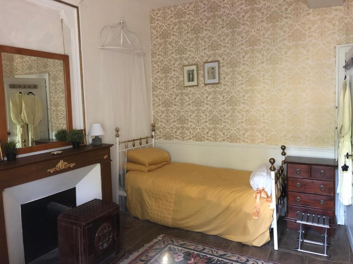 Chateau Gros Puy, Petit Chateau Chambre D'Hote Abjat-sur-Bandiat 외부 사진
